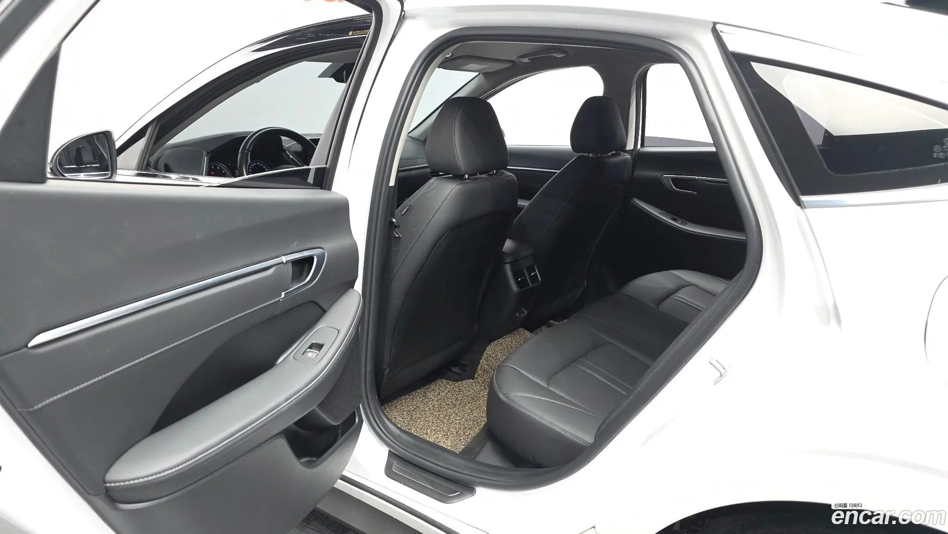 Hyundai Sonata 2.0 LPG(rental car)