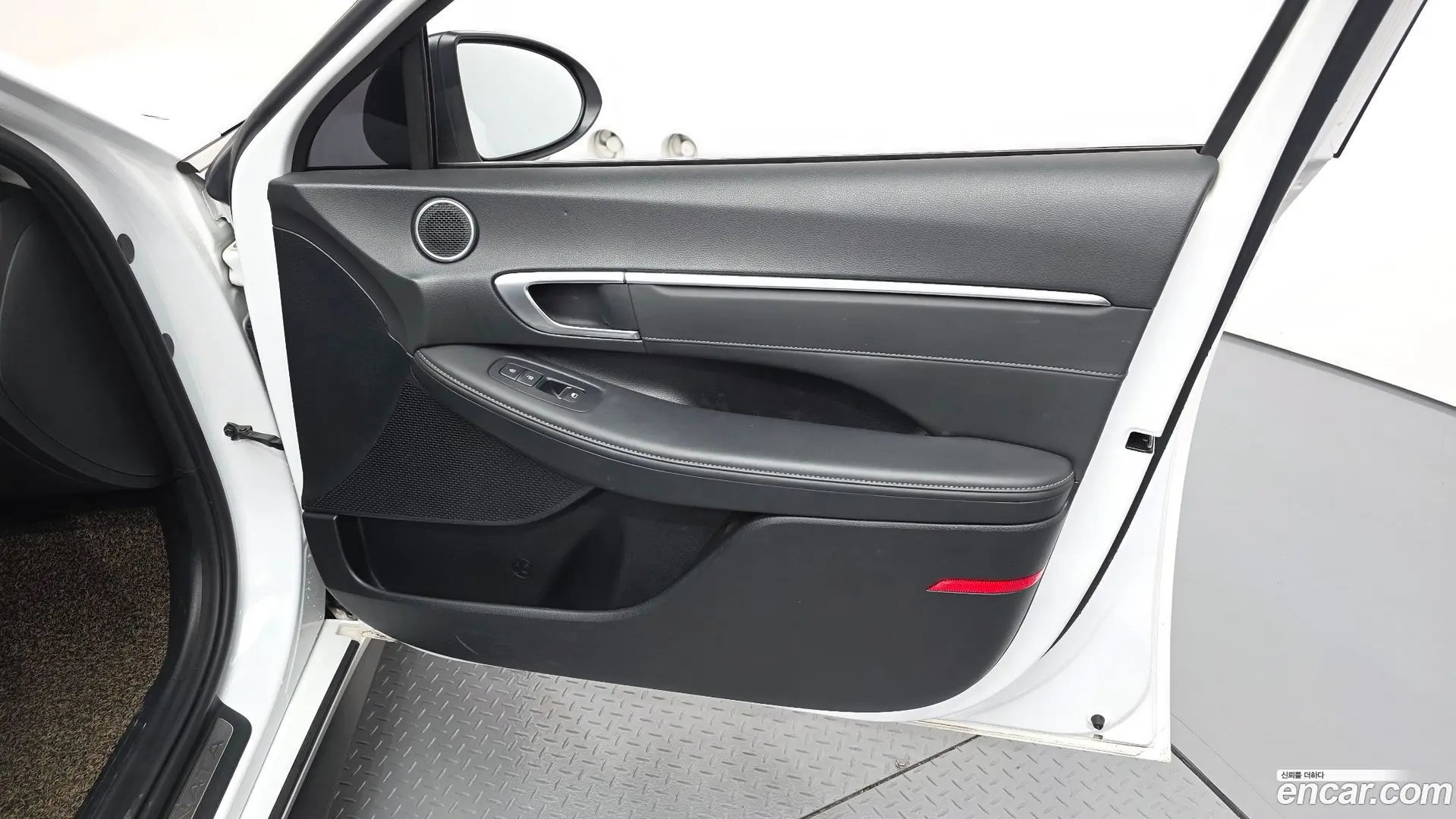Hyundai Sonata 2.0 LPG(rental car)