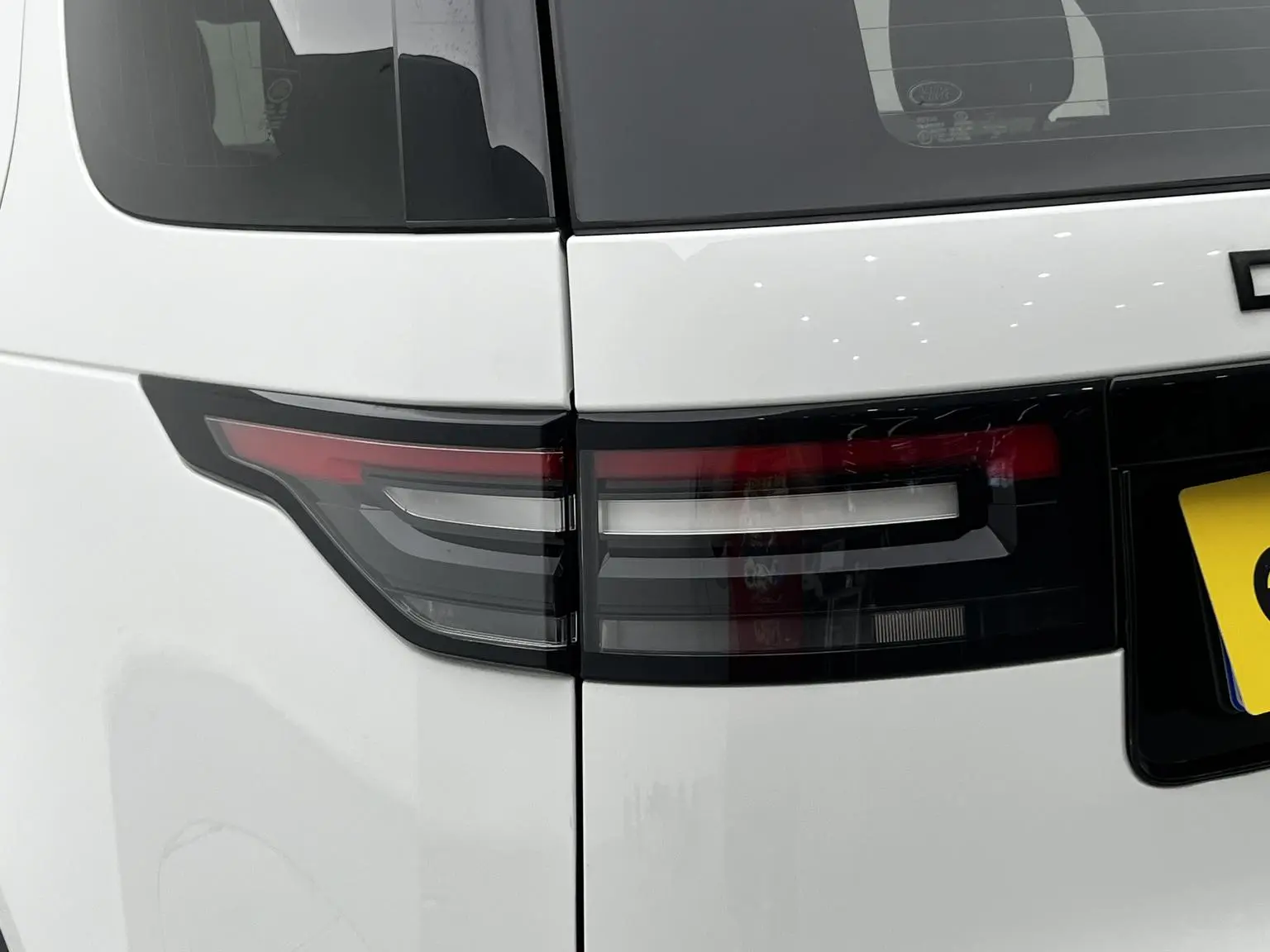 Land Rover Discovery 2018 3.0 V6 SE