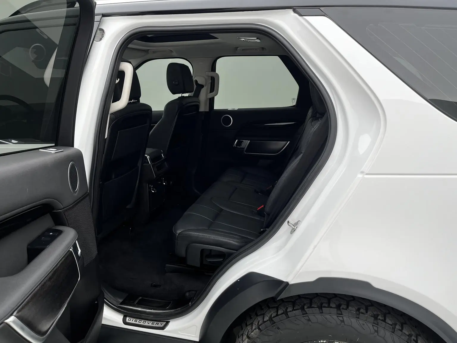 Land Rover Discovery 2018 3.0 V6 SE