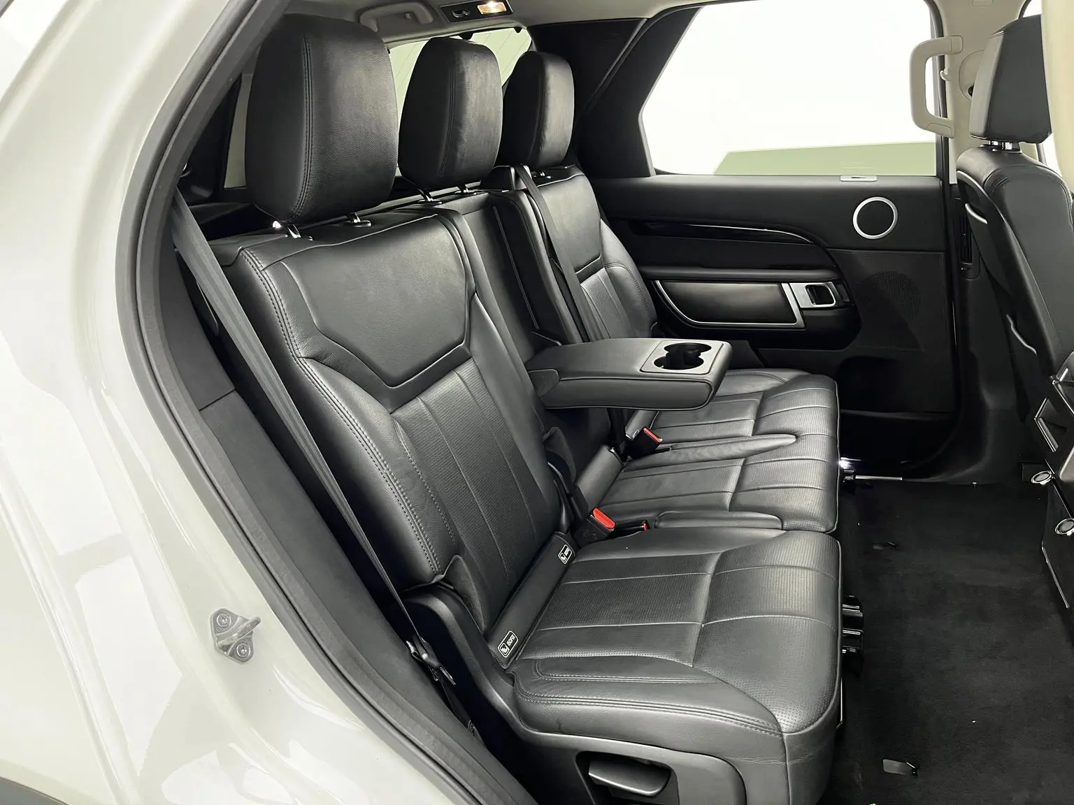 Land Rover Discovery 2018 3.0 V6 SE