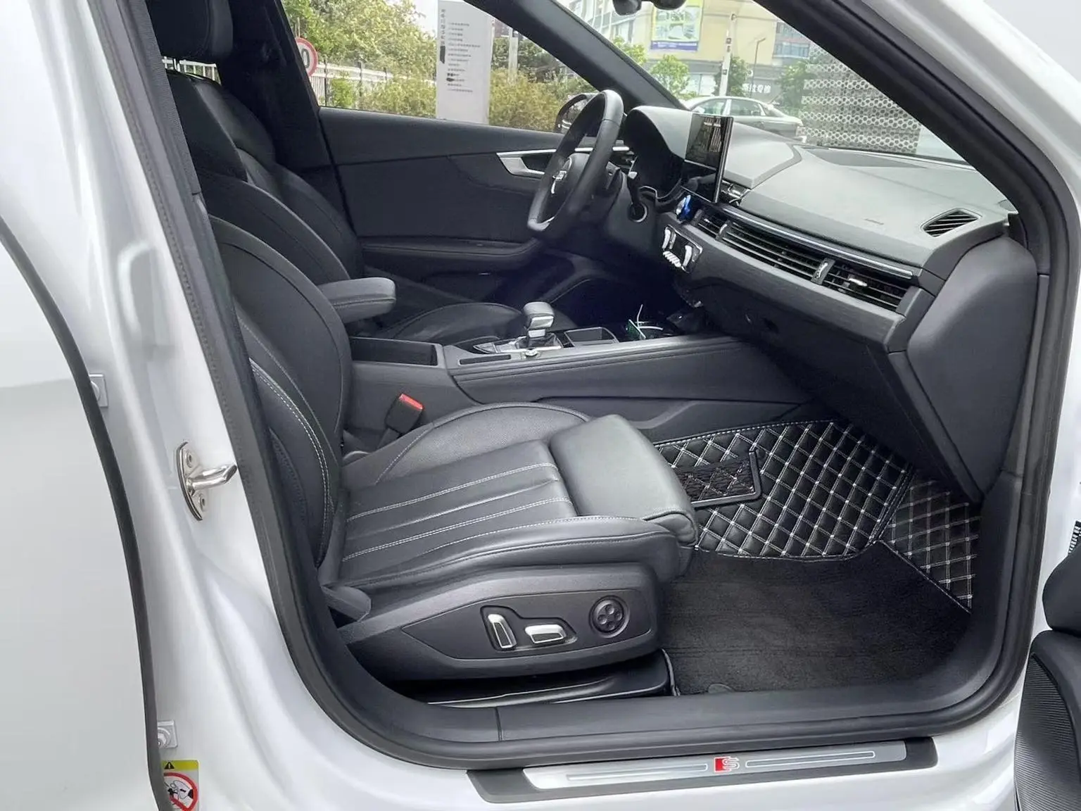 Audi A4L 2024 40 TFSI Dynamic Luxury