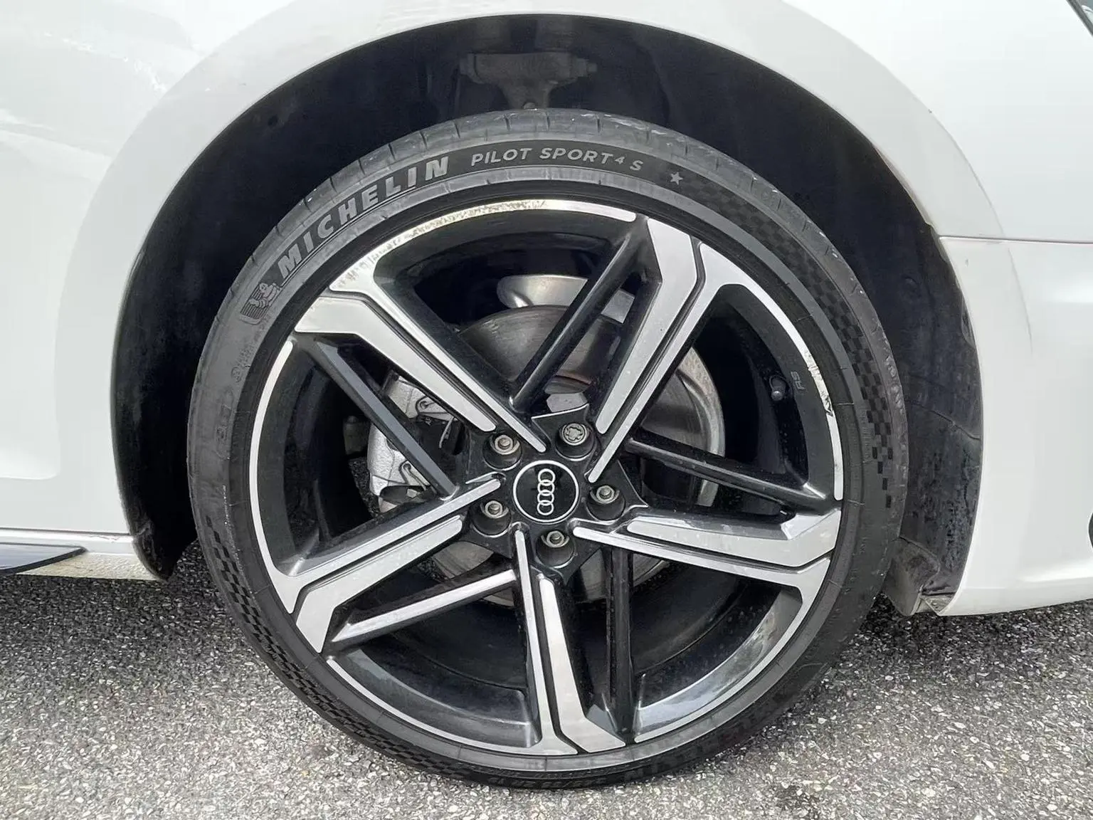 Audi A4L 2024 40 TFSI Dynamic Luxury