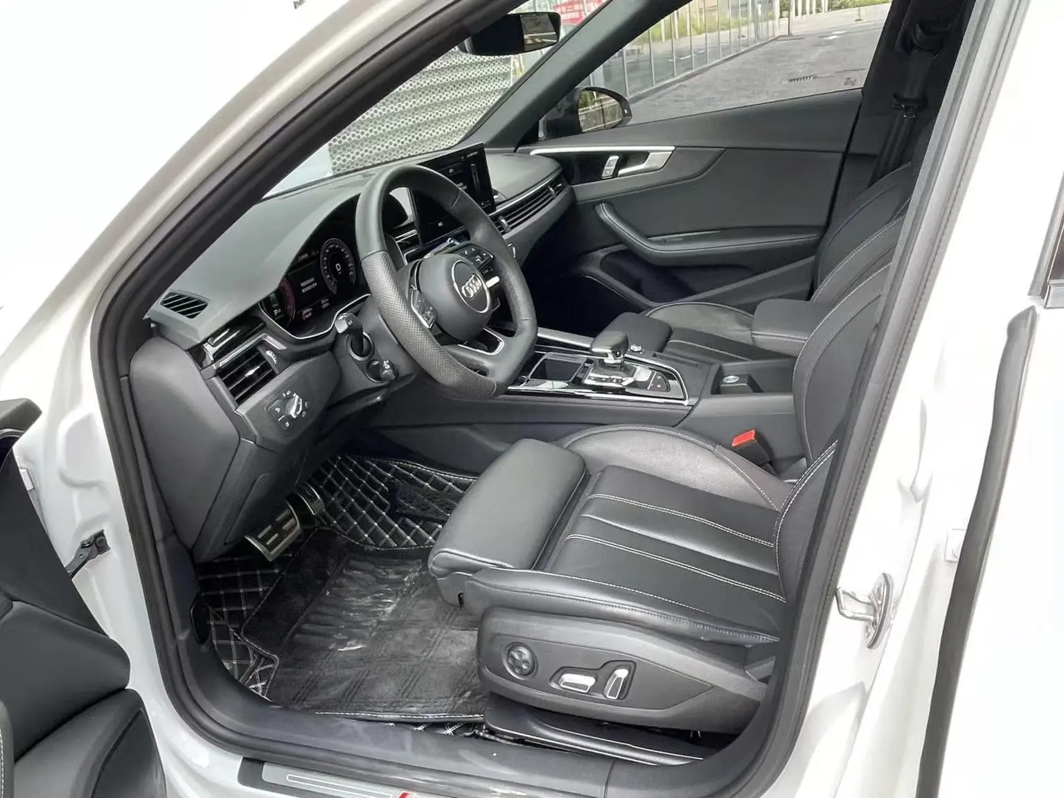 Audi A4L 2024 40 TFSI Dynamic Luxury