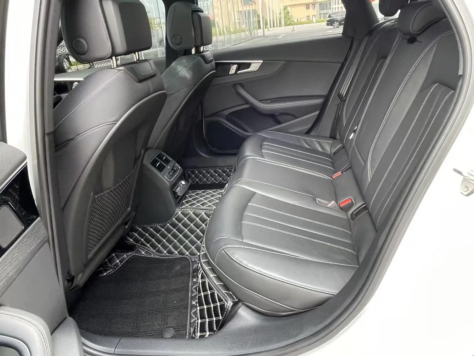 Audi A4L 2024 40 TFSI Dynamic Luxury