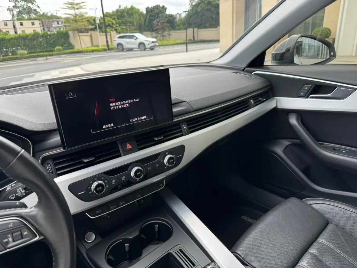 Audi A4L 2022 40 TFSI Dynamic Fashion