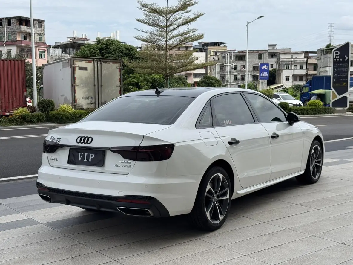Audi A4L 2022 40 TFSI Dynamic Fashion