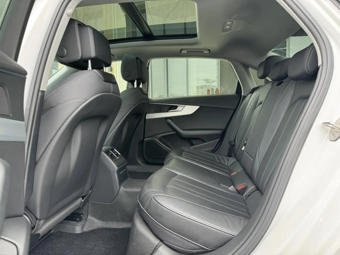 Audi A4L 2022 40 TFSI Dynamic Fashion