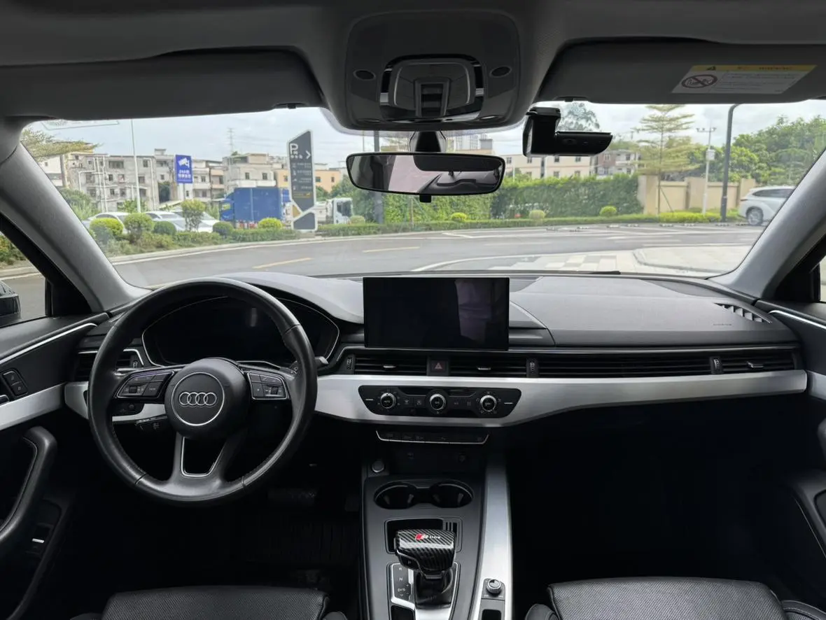 Audi A4L 2022 40 TFSI Dynamic Fashion
