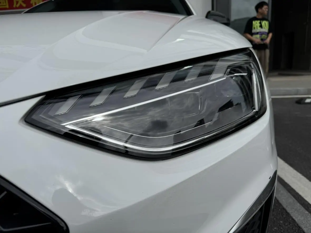 Audi A4L 2022 40 TFSI Dynamic Fashion