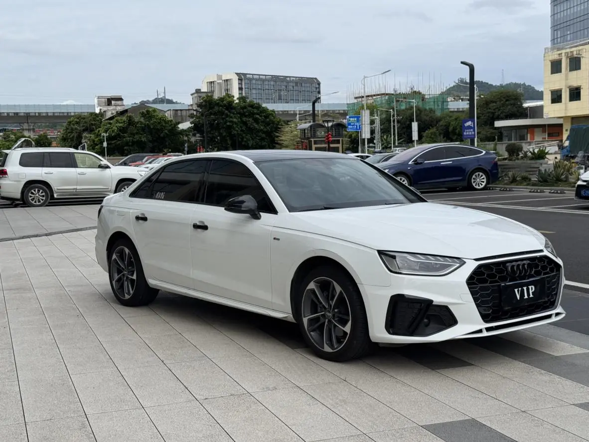 Audi A4L 2022 40 TFSI Dynamic Fashion