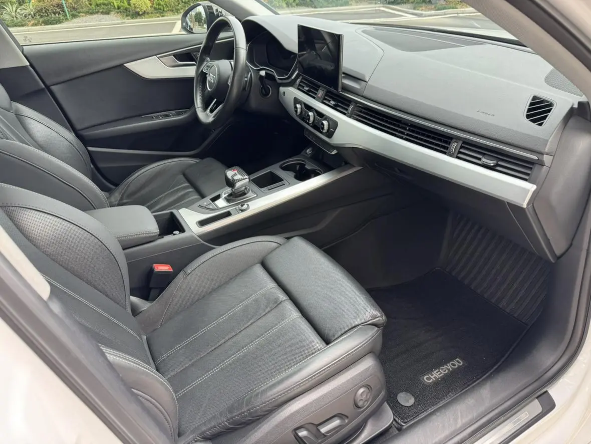 Audi A4L 2022 40 TFSI Dynamic Fashion