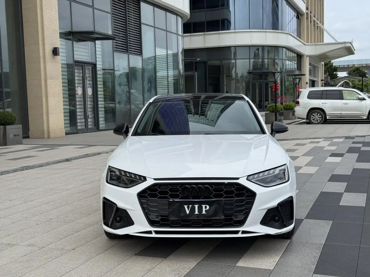 Audi A4L 2022 40 TFSI Dynamic Fashion