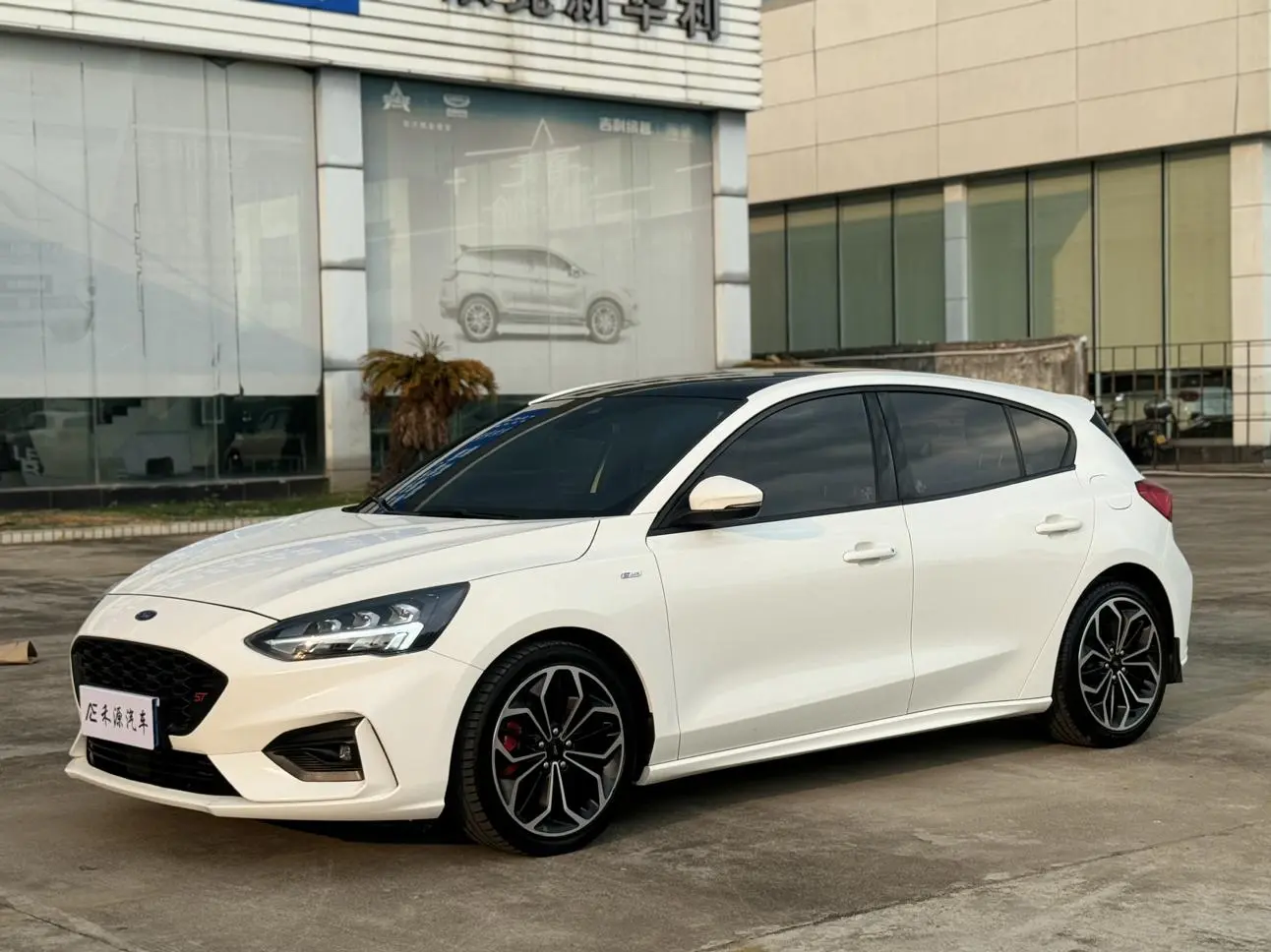 Ford Focus 2021 Hatchback EcoBoost 180 Auto ST Line