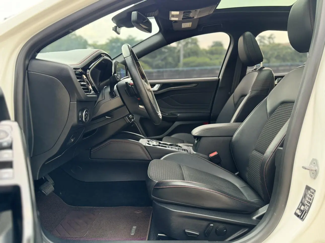 Ford Focus 2021 Hatchback EcoBoost 180 Auto ST Line