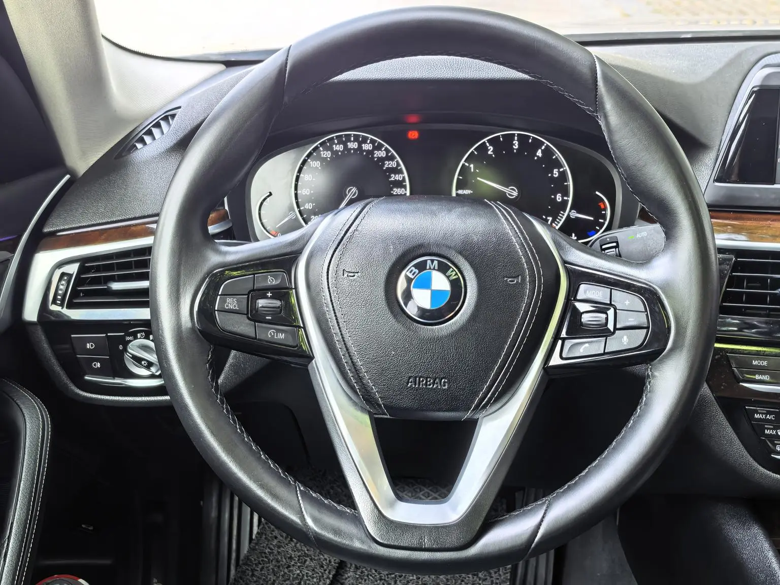 BMW 5 Series 2018 528Li Launch Special
