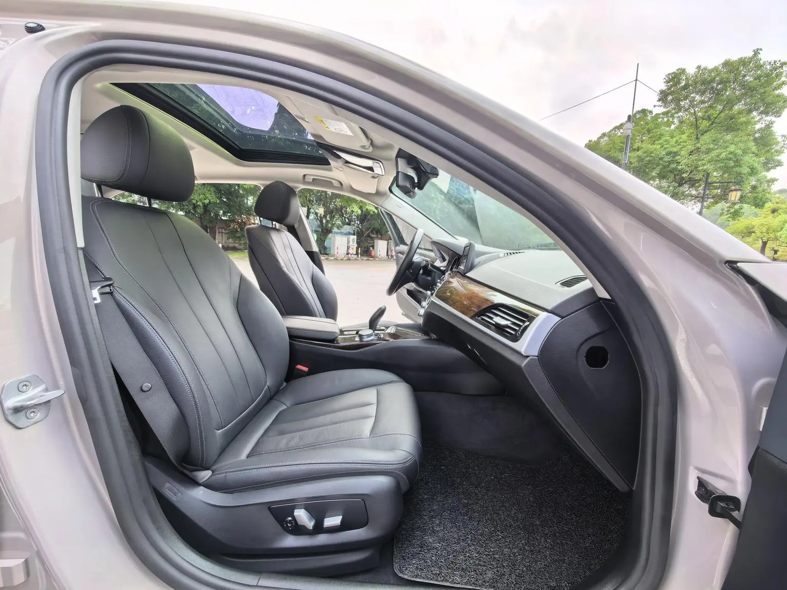 BMW 5 Series 2018 528Li Launch Special