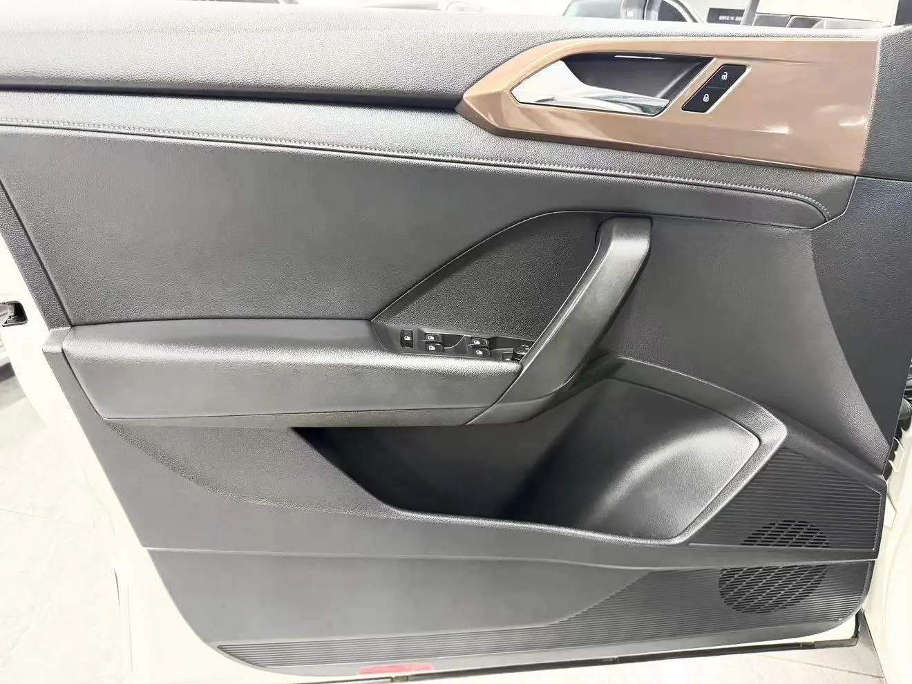 Volkswagen Tharu 2020 280TSI 2WD Luxury PLUS China VI