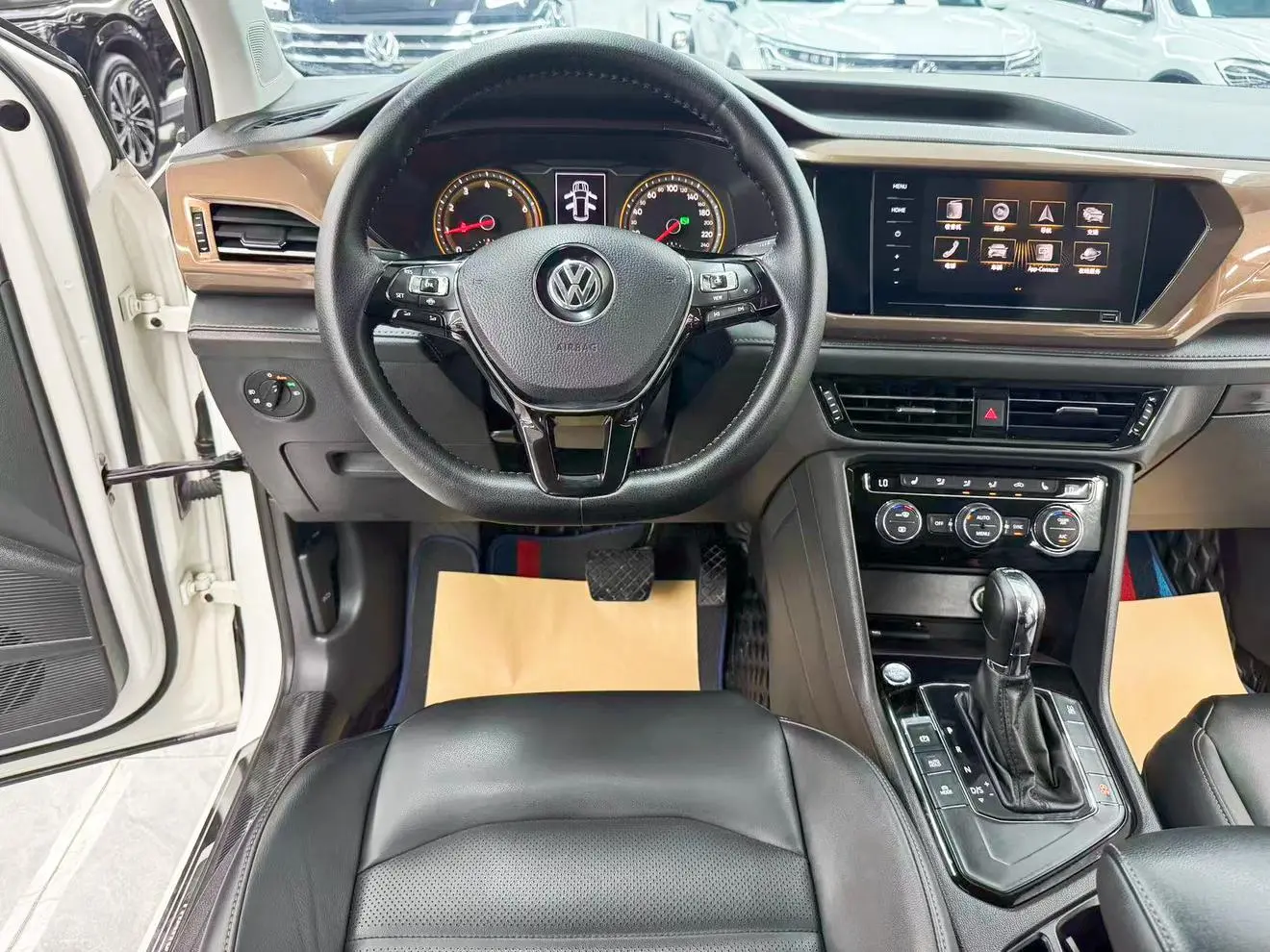 Volkswagen Tharu 2020 280TSI 2WD Luxury PLUS China VI
