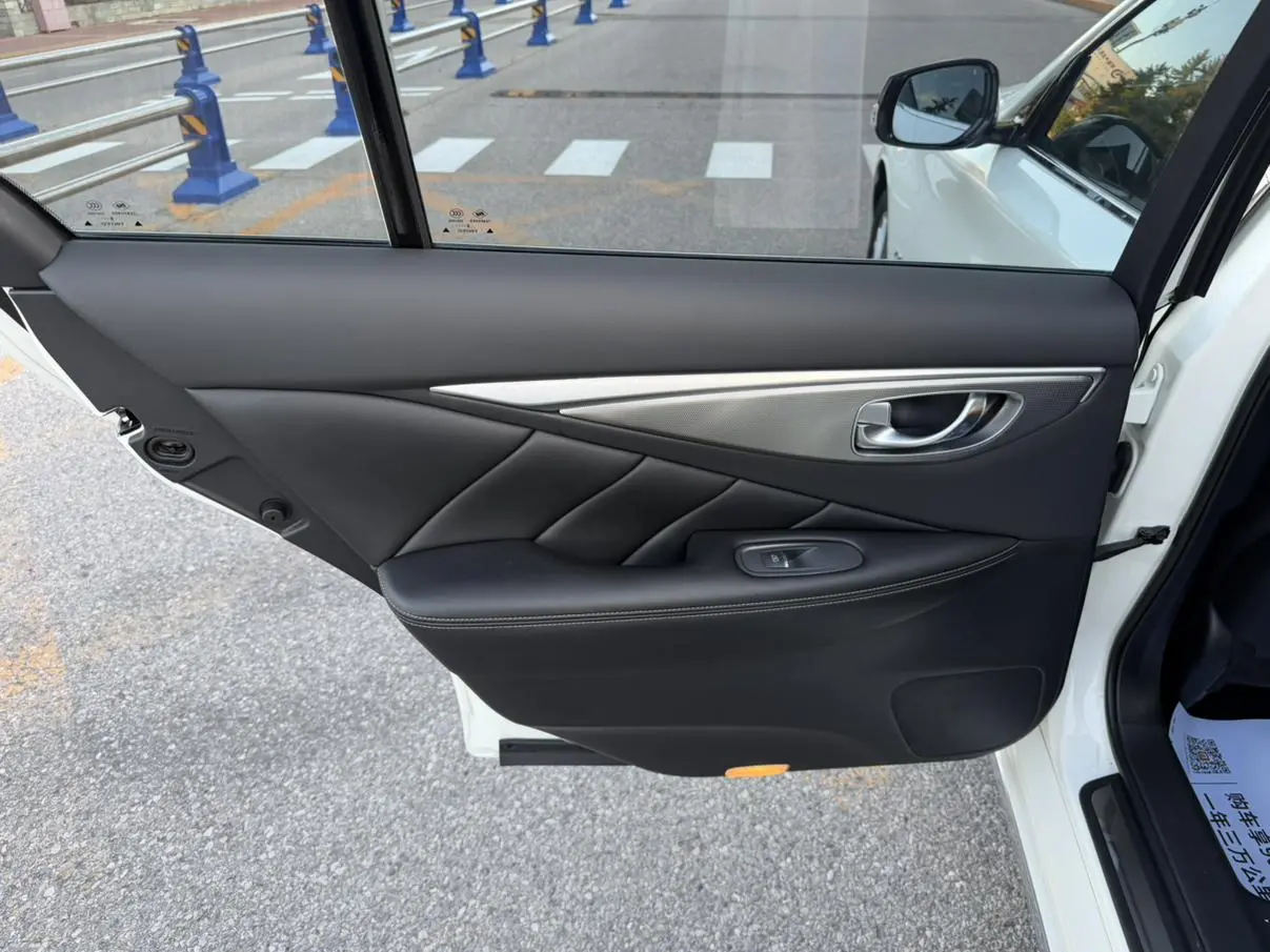 Infiniti Q50L 2018 2.0T China VI