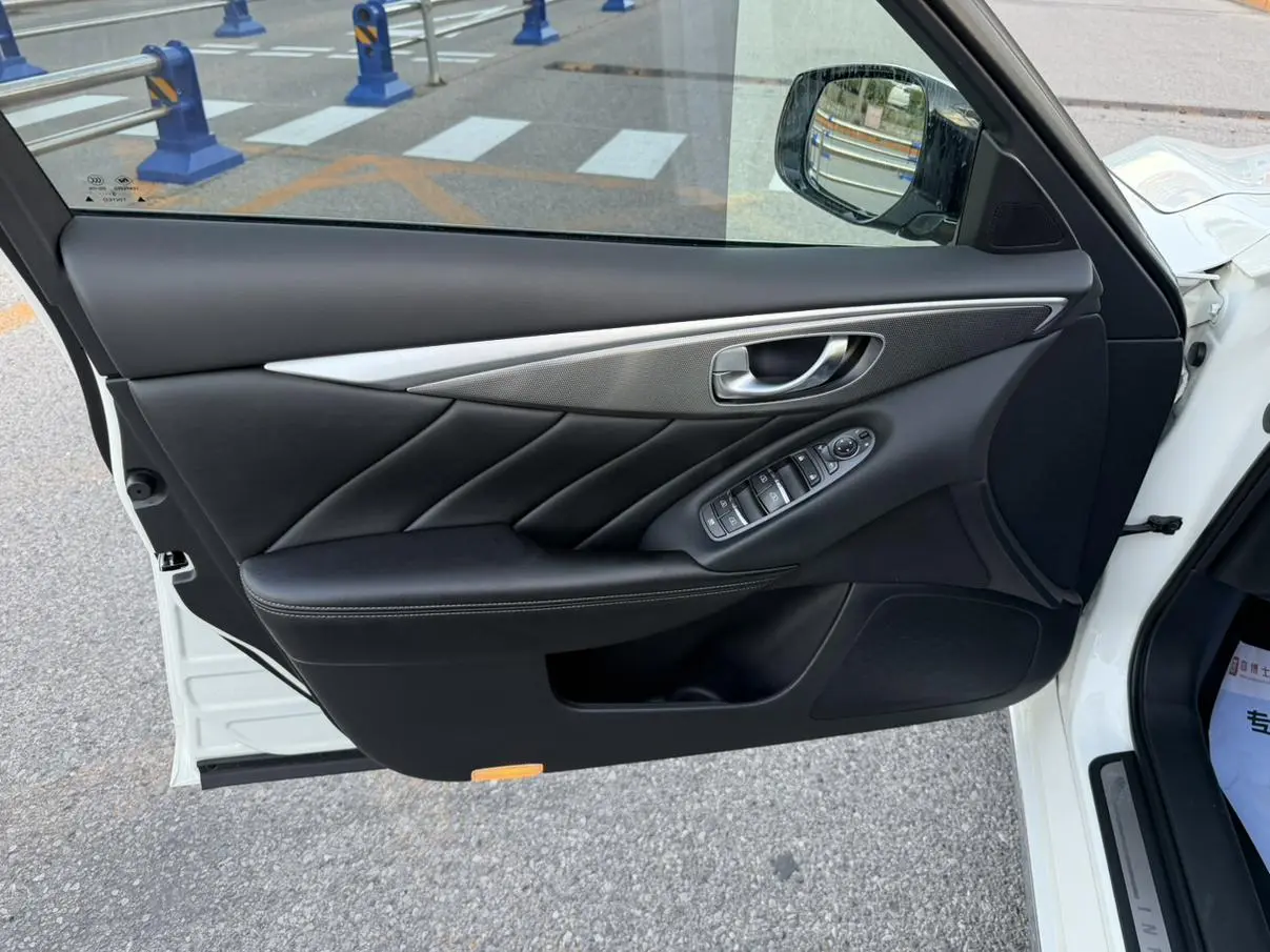 Infiniti Q50L 2018 2.0T China VI