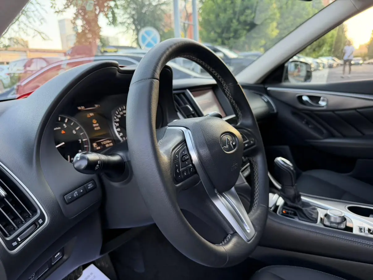 Infiniti Q50L 2018 2.0T China VI