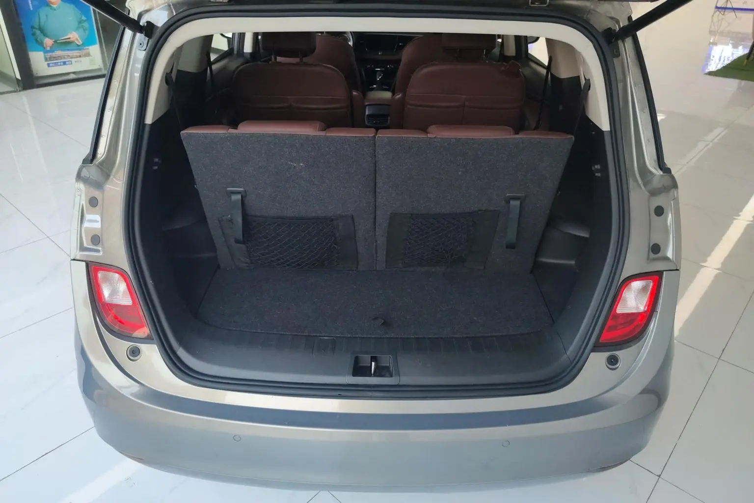 Buick GL6 2018 18T 6 seat Premium