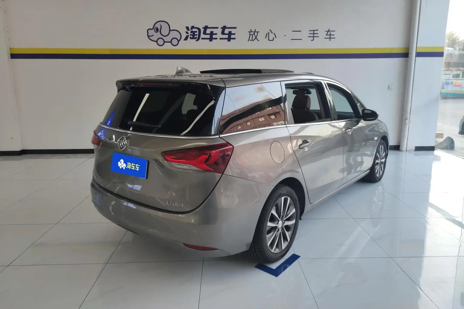 Buick GL6 2018 18T 6 seat Premium