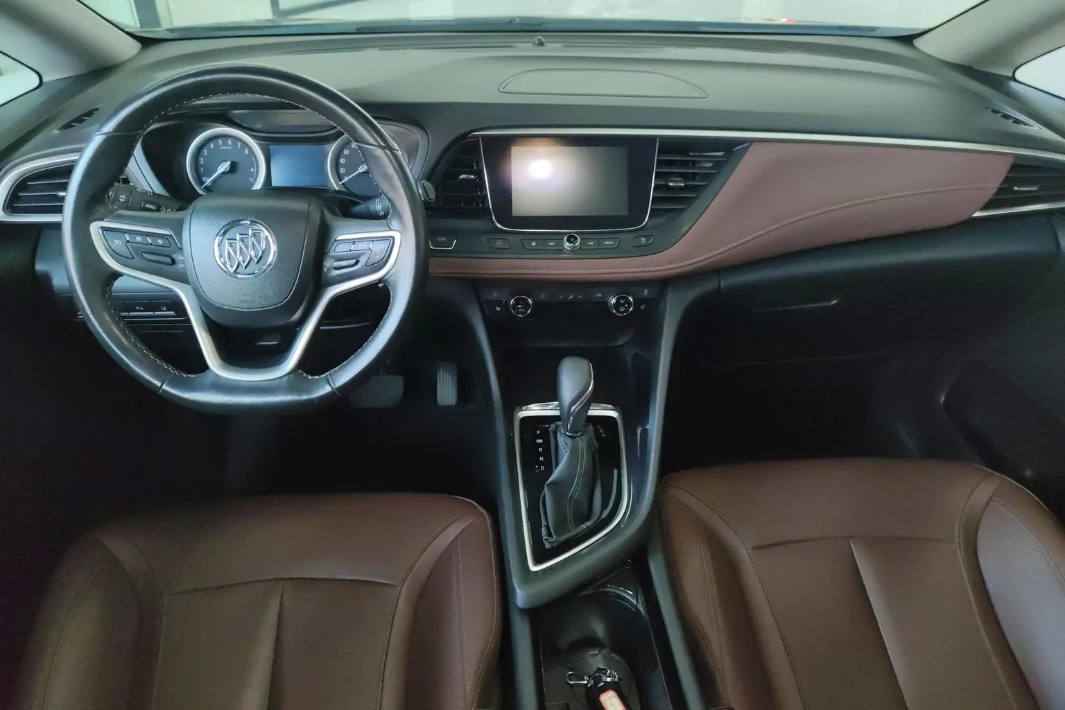 Buick GL6 2018 18T 6 seat Premium