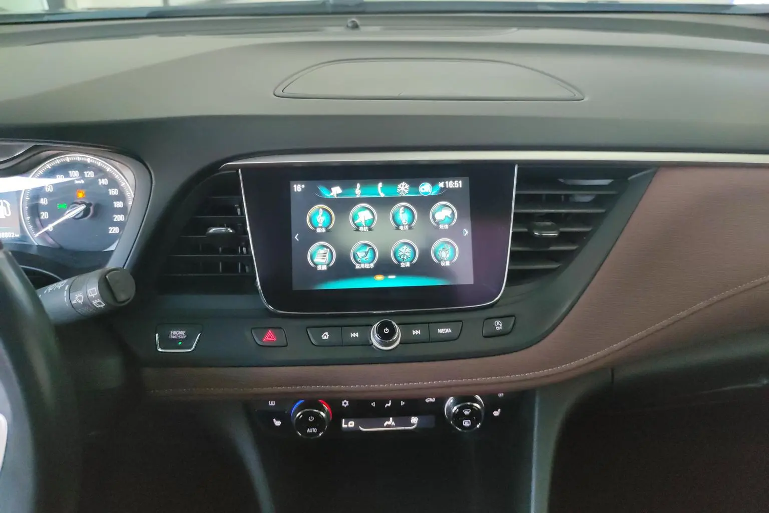 Buick GL6 2018 18T 6 seat Premium