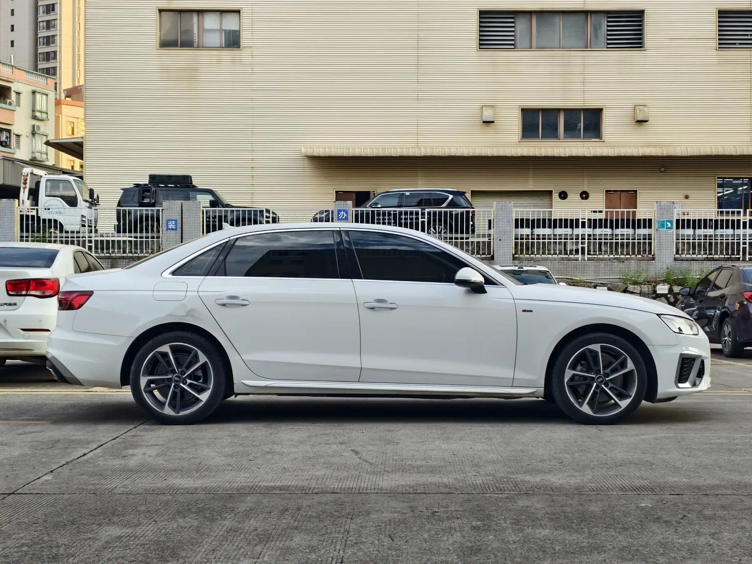 Audi A4L 2022 40 TFSI Dynamic Fashion