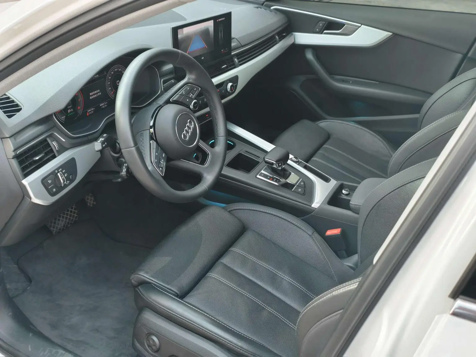 Audi A4L 2022 40 TFSI Dynamic Fashion