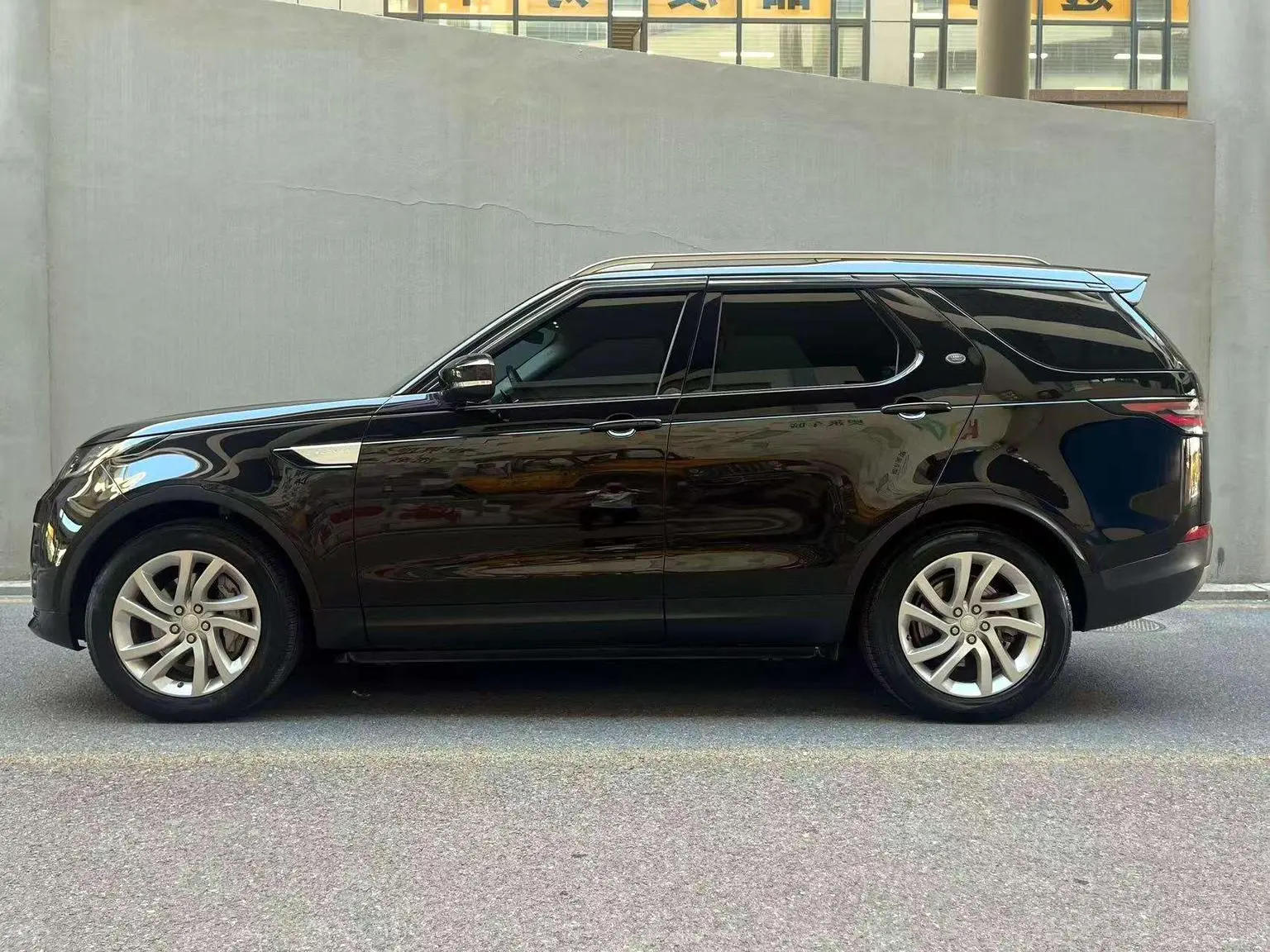 Land Rover Discovery 2018 3.0 V6 HSE
