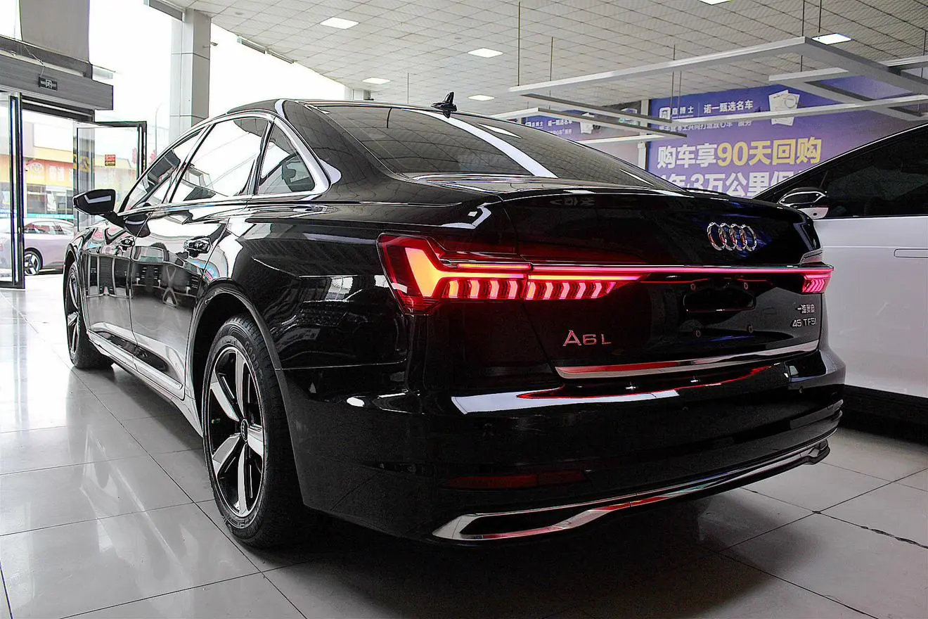 Audi A6L 2023 40 TFSI Luxury