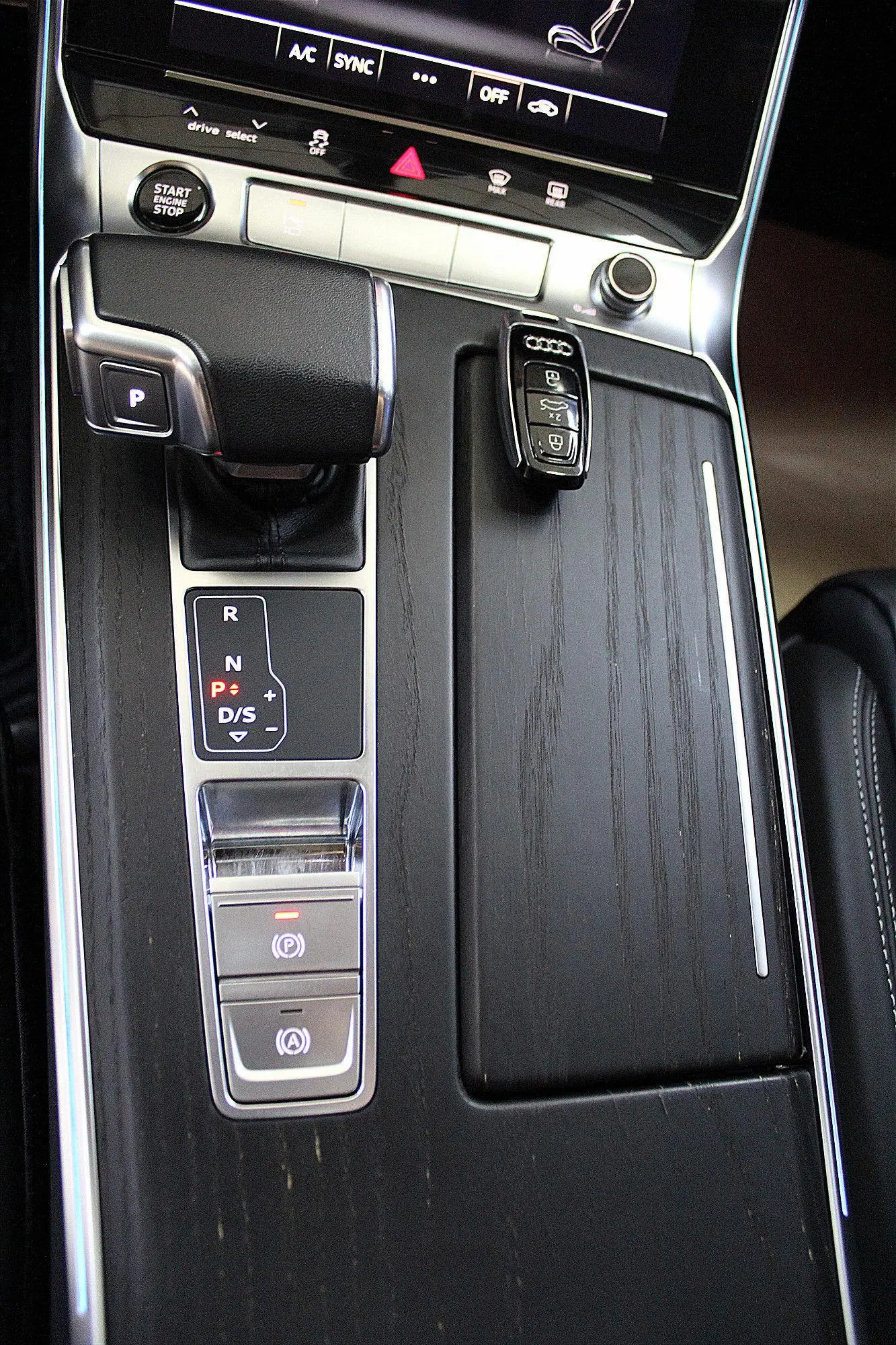 Audi A6L 2023 40 TFSI Luxury