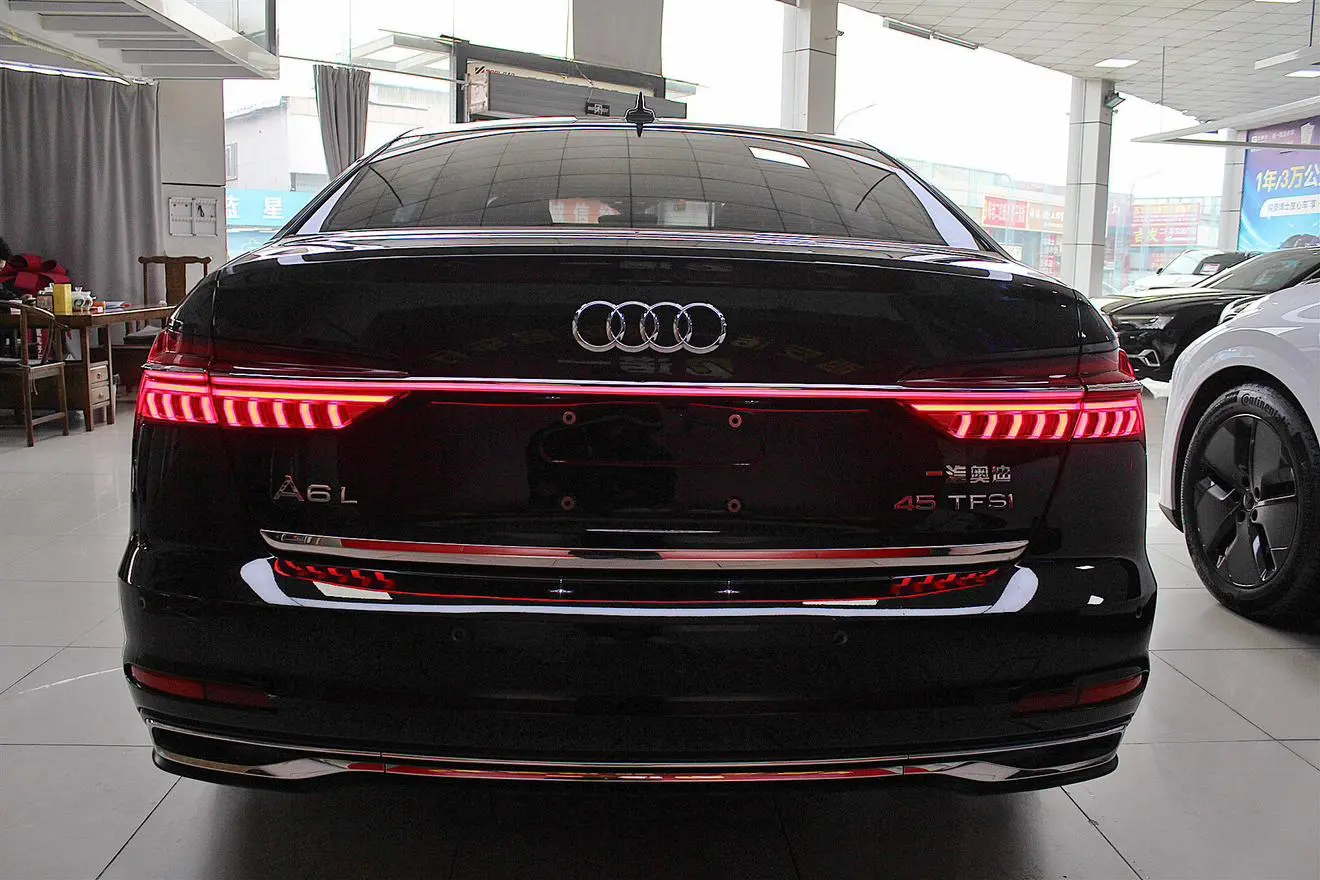 Audi A6L 2023 40 TFSI Luxury