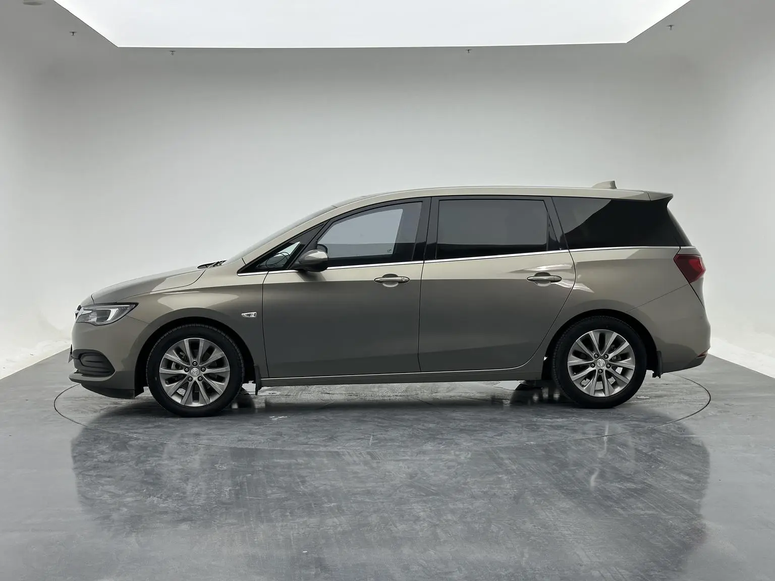 Buick GL6 2019 18T 6 seat Connected Luxury China VI
