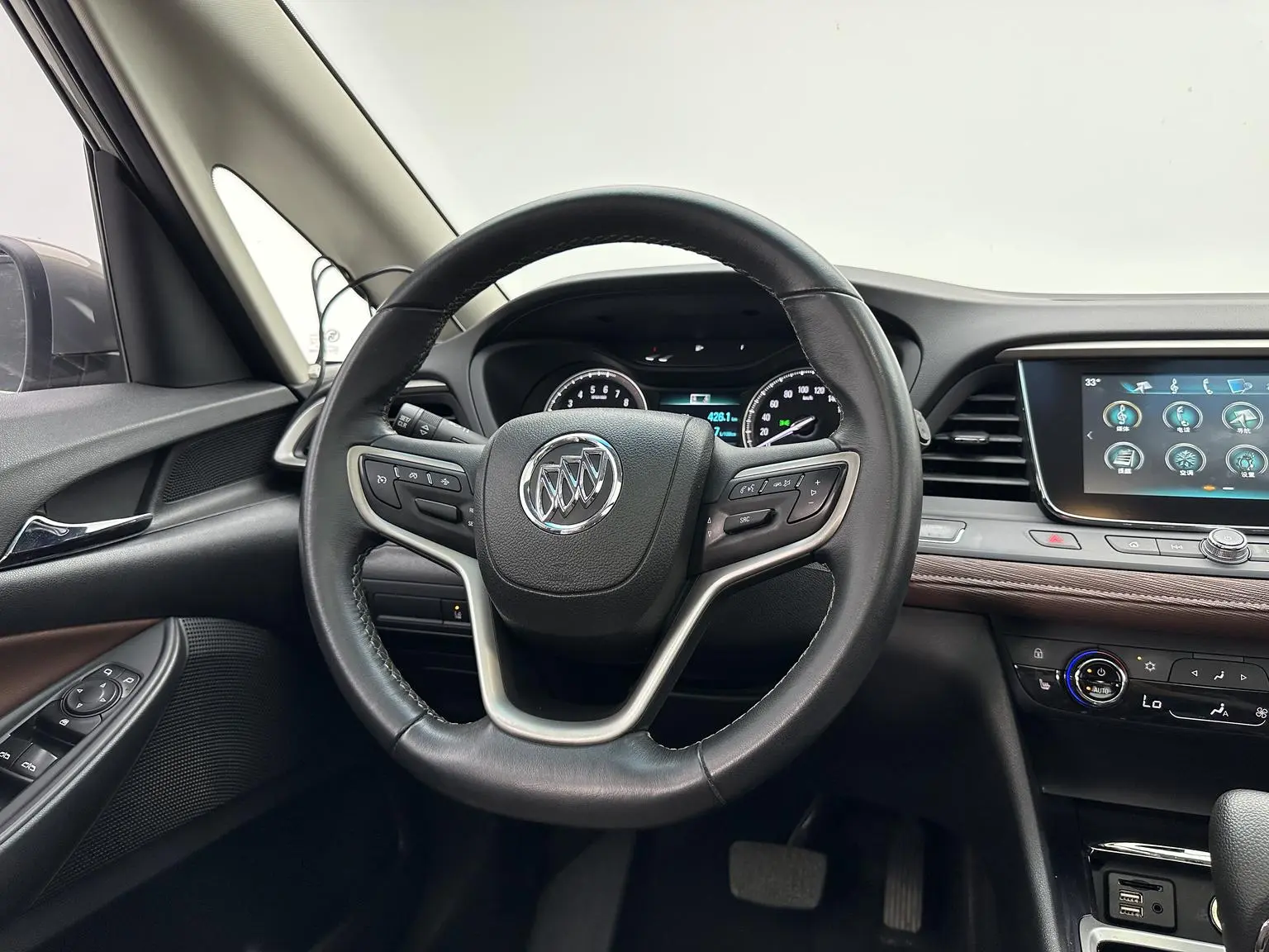 Buick GL6 2019 18T 6 seat Connected Luxury China VI