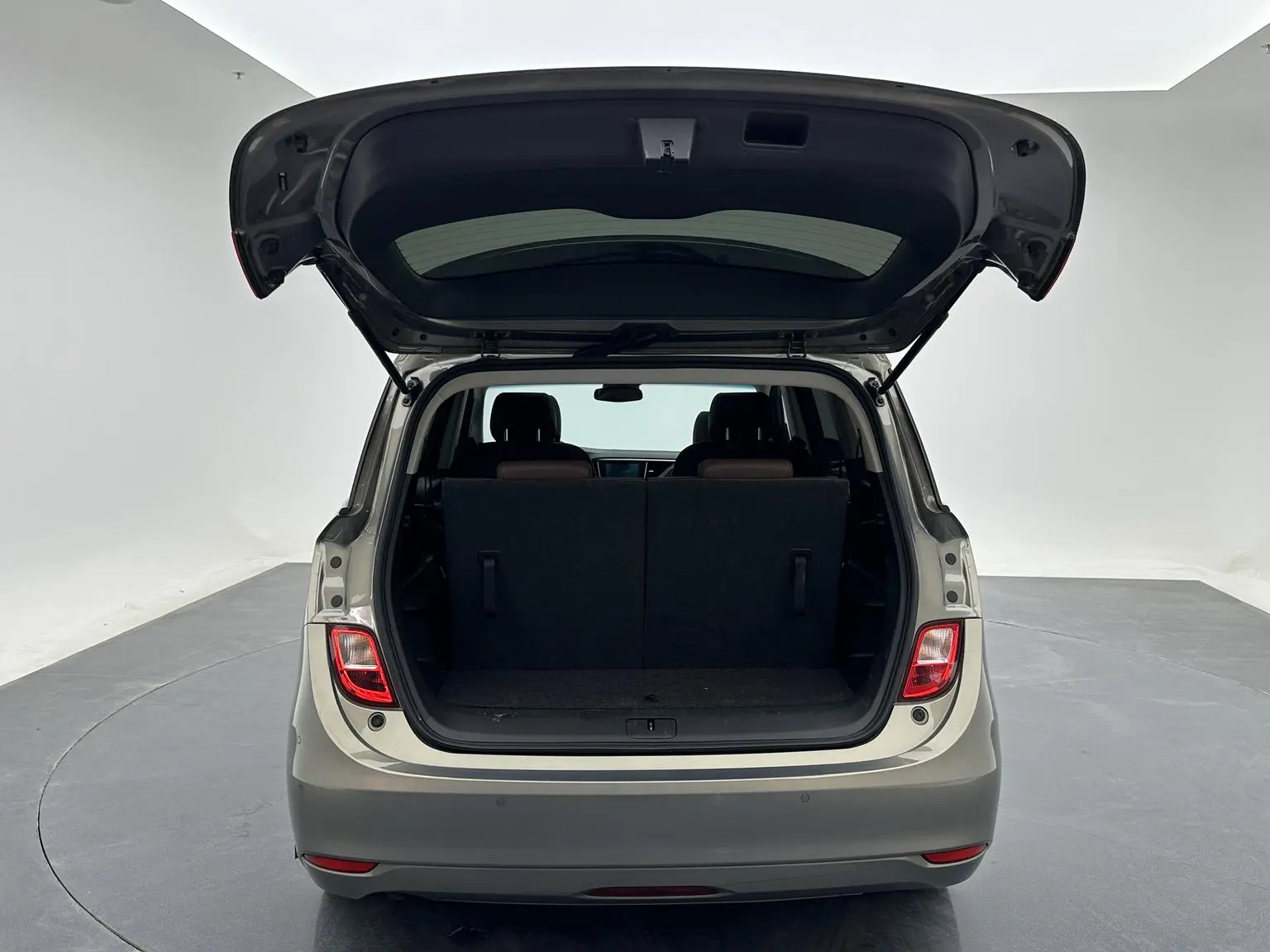 Buick GL6 2019 18T 6 seat Connected Luxury China VI
