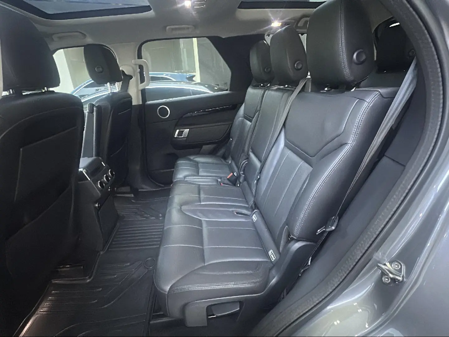 Land Rover Discovery 2020 2.0T SE