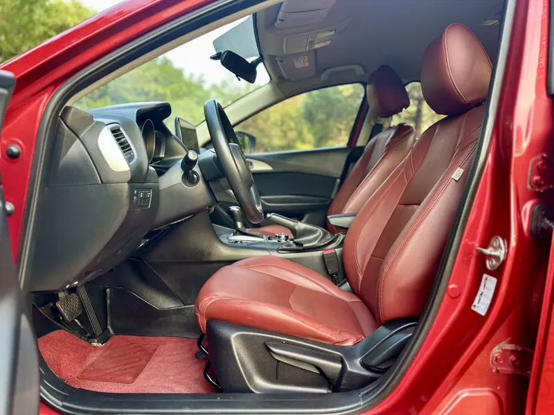 Mazda3 Angkesela 2017 Sedan 1.5L Automatic Comfort Type National VI