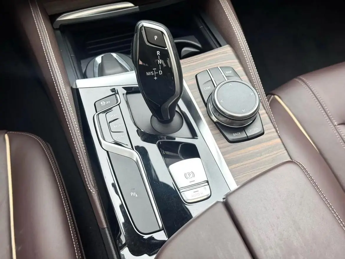 BMW 5 Series 2018 Facelift 530Li Leading Luxury Package