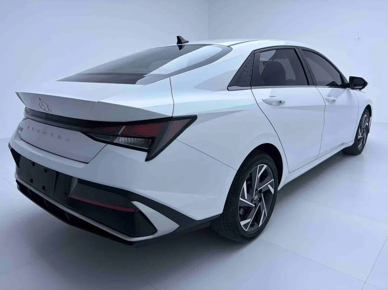 Hyundai 2023 1.5L CVT GLX Elite