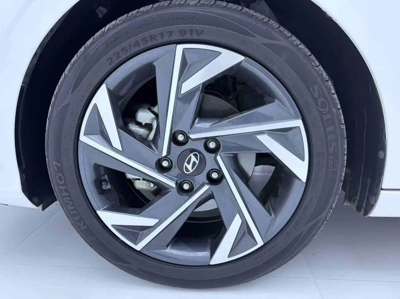 Hyundai 2023 1.5L CVT GLX Elite