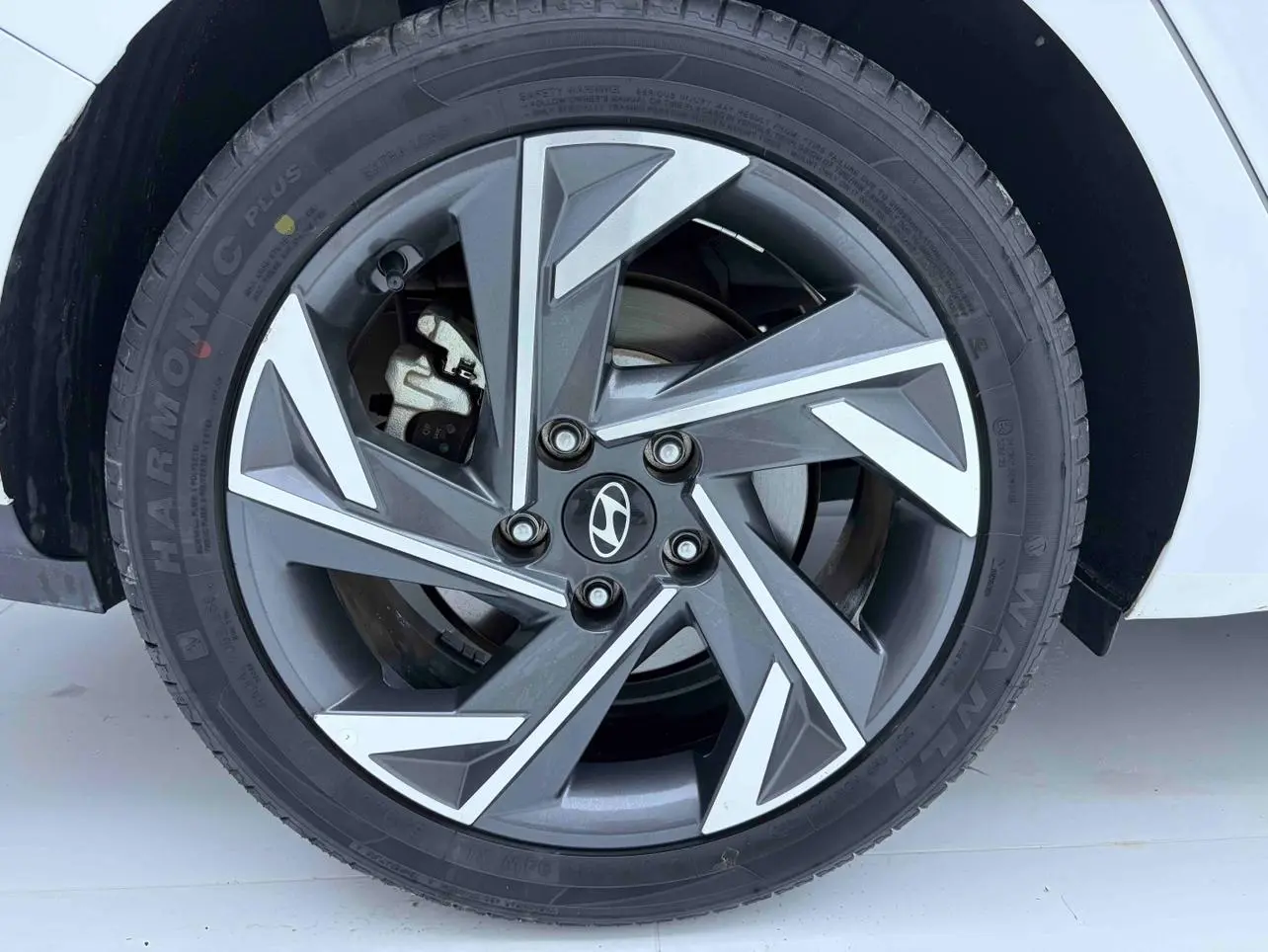 Hyundai 2023 1.5L CVT GLX Elite