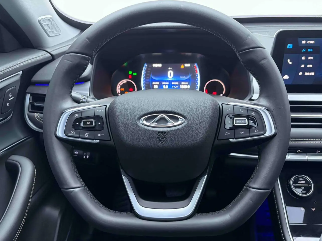 Chery Tiggo 8 2023 230TCI Auto