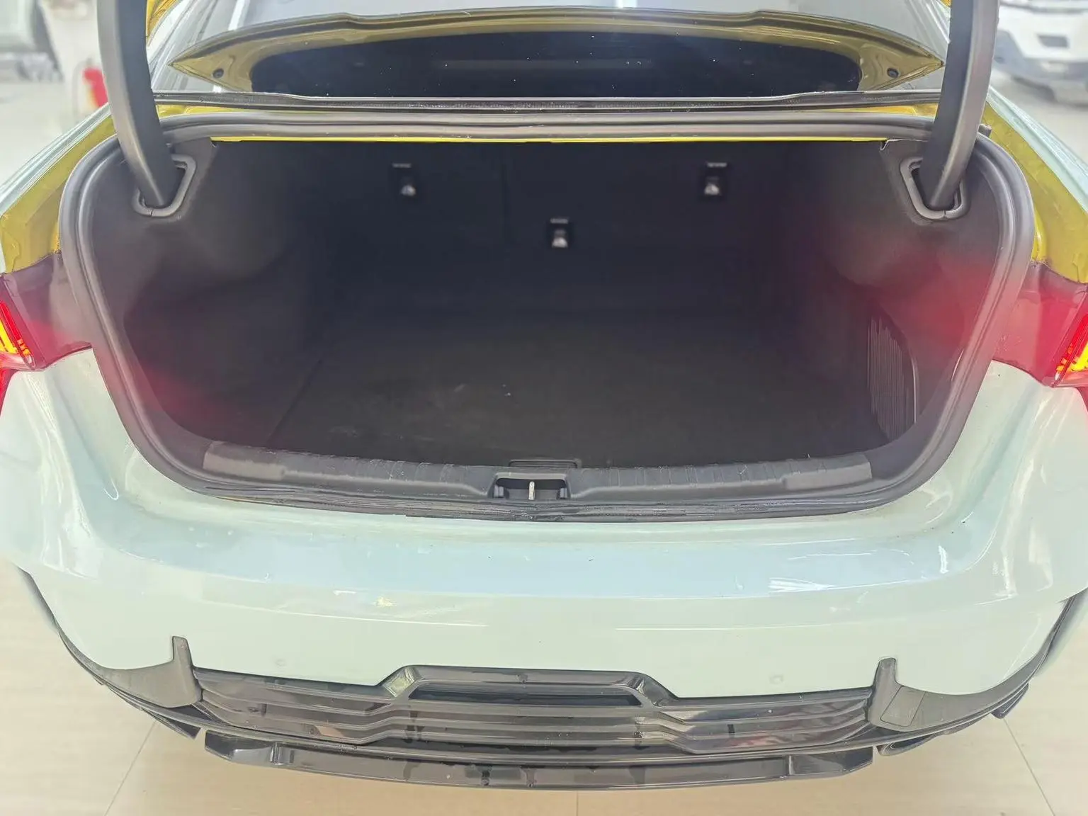 Lynk & Co 03 2019 03+ Facelift 2.0TD Auto Yufeng
