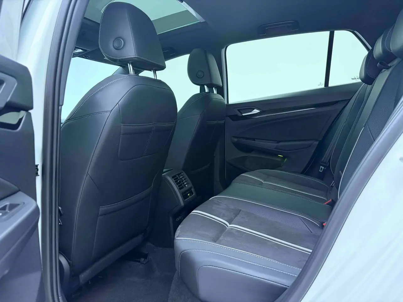 Volkswagen Golf 2023 280TSI DSG R-Line Lite