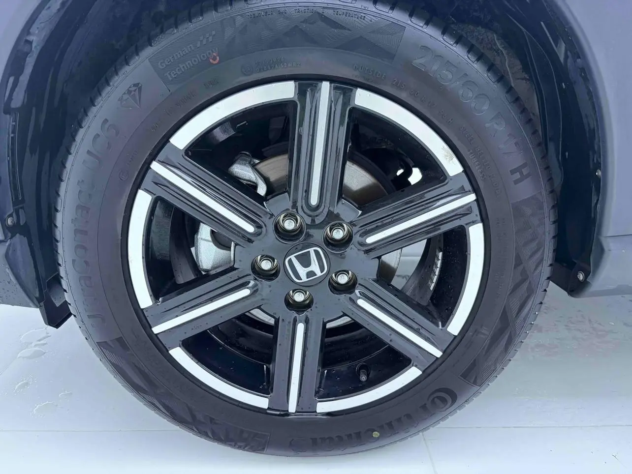 Honda Vezel 2023 1.5L CVT Pioneer