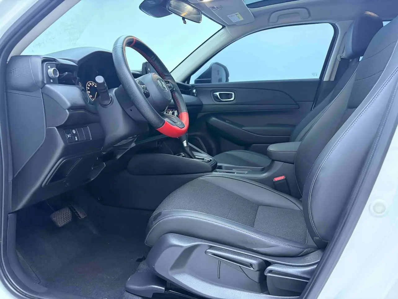 Honda Vezel 2023 1.5L CVT Pioneer